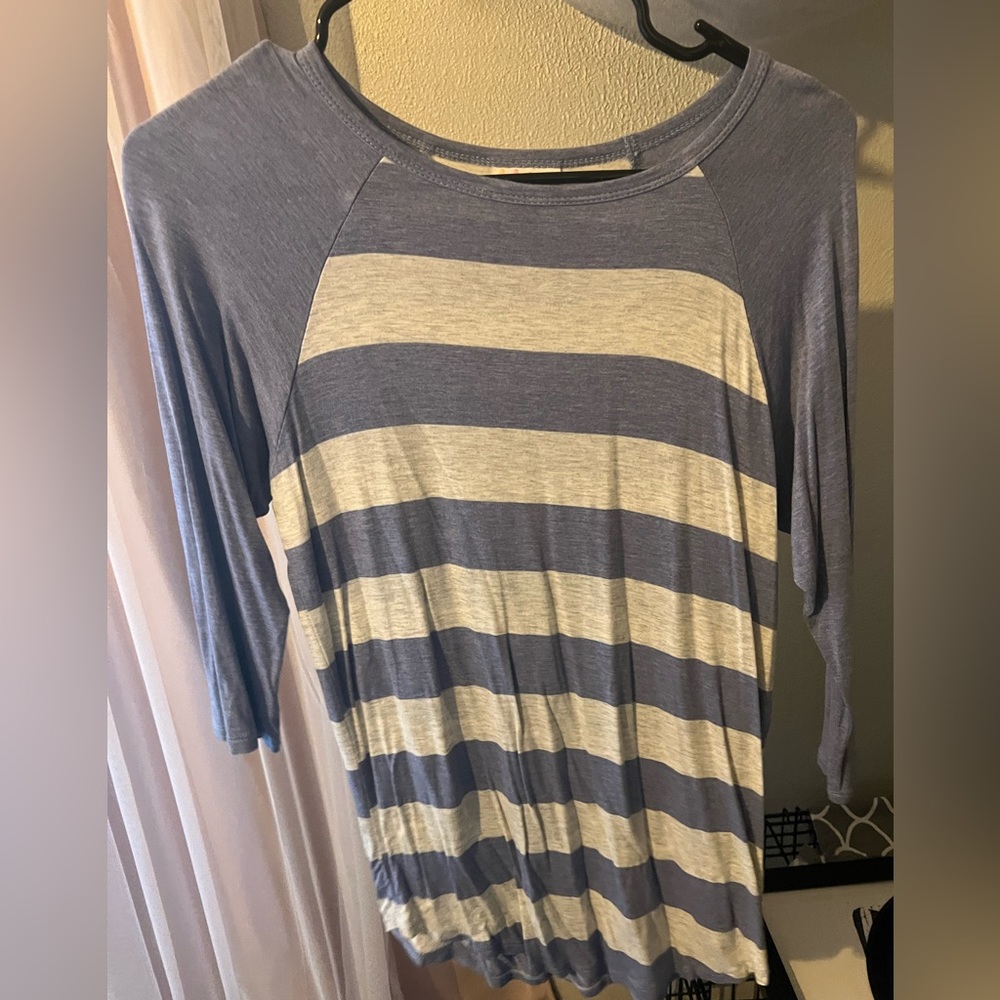 LuLaRoe lilac/blue striped quarter length sleeve shirt